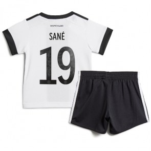 Německo Leroy Sane #19 Dětské Domácí dres komplet MS 2022 Krátký Rukáv (+ trenýrky)